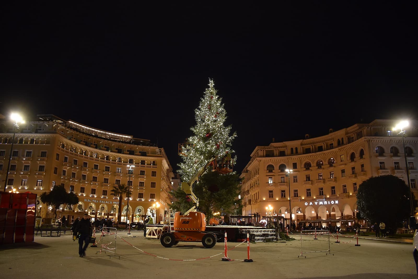 The Christmas tree on Aristotelous Square in Thessaloniki