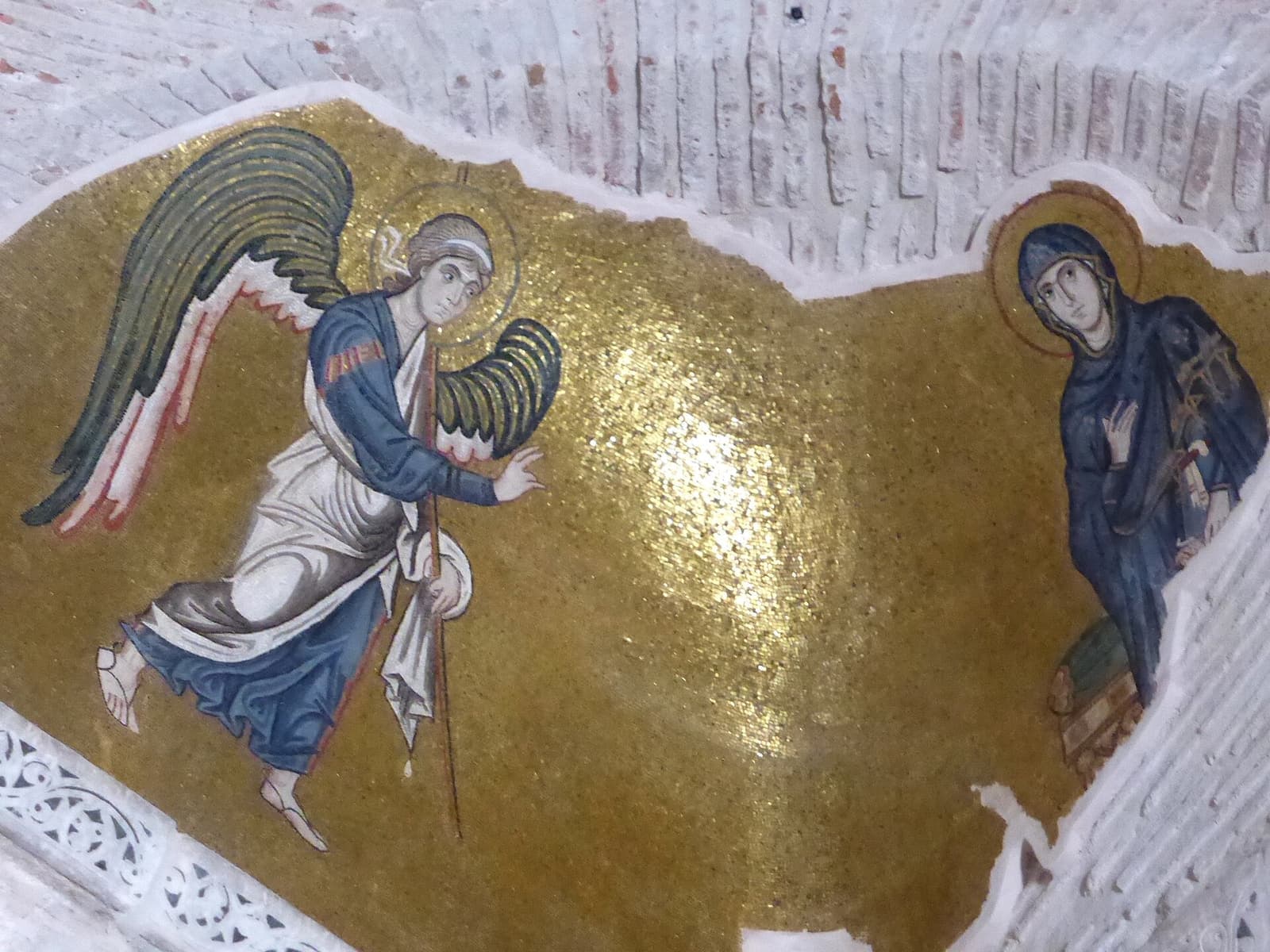 Golden Byzantine mosaic of the Annunciation at Daphni Monastery